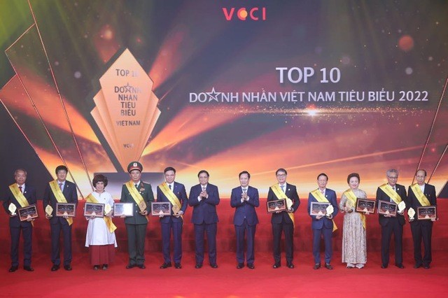 Kỷ niệm Ngày Doanh nhân Việt Nam 13/10, tôn vinh Top 10 doanh nhân Việt Nam tiêu biểu 2022 - Ảnh 1.