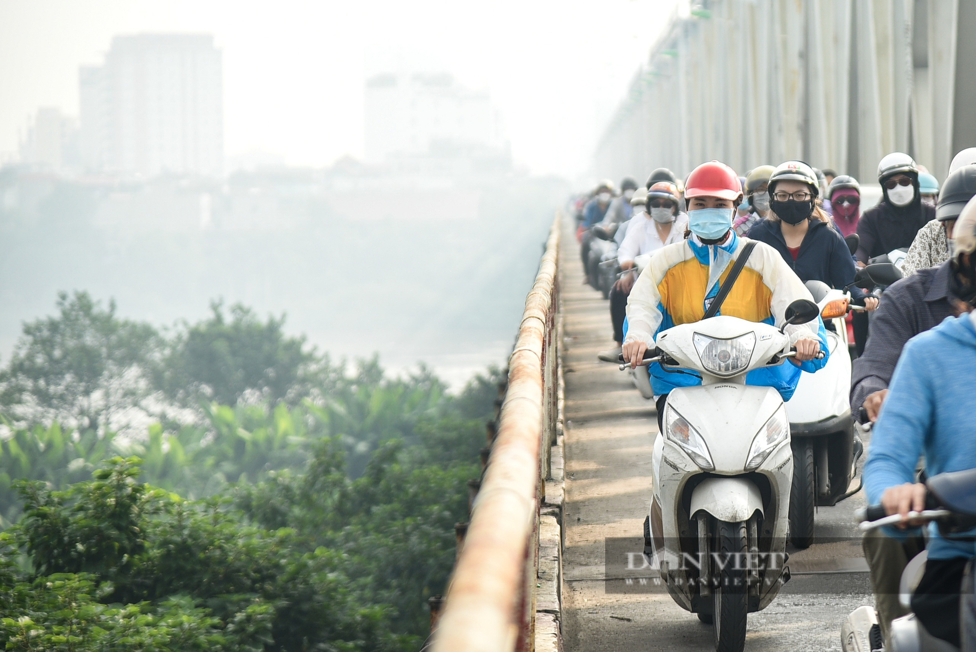 Hà Nội xếp loại ô nhiễm không khí cao nhất thế giới, chuyên gia lên tiếng cảnh báo - Ảnh 6.