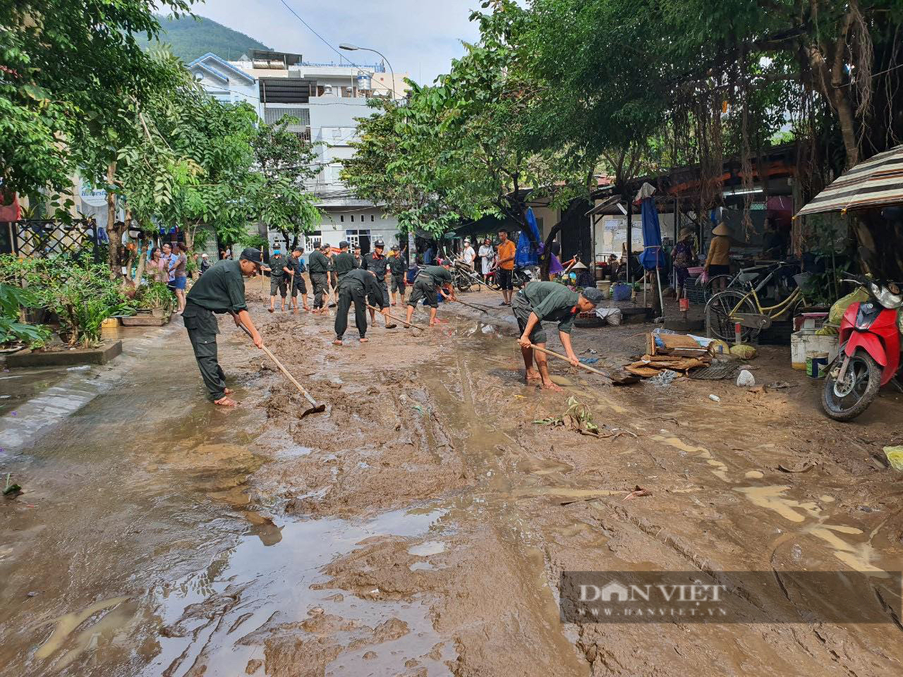 Bình Định: Ở đô thị &quot;đắt đỏ&quot; sát biển, mỗi m2 đất 80 triệu đồng, mưa lớn… &quot;chạy&quot; lụt như thường - Ảnh 7.