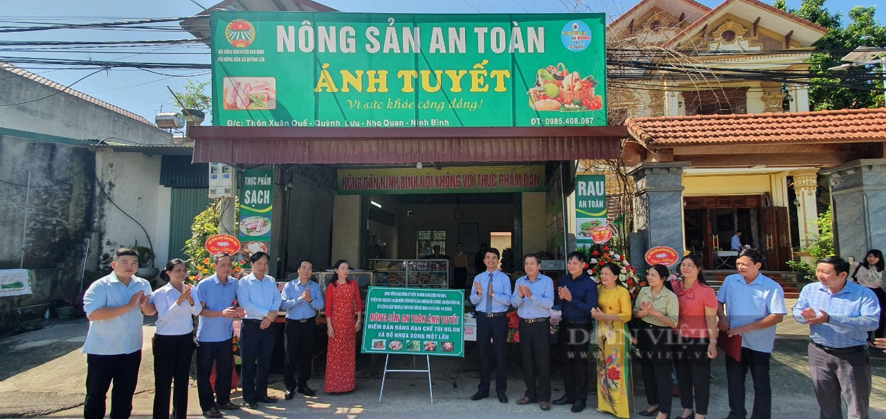 Ninh Bình: Khai trương cửa hàng Nông sản an toàn và gắn biển bán hàng hạn chế sử dụng túi nilon  - Ảnh 2.