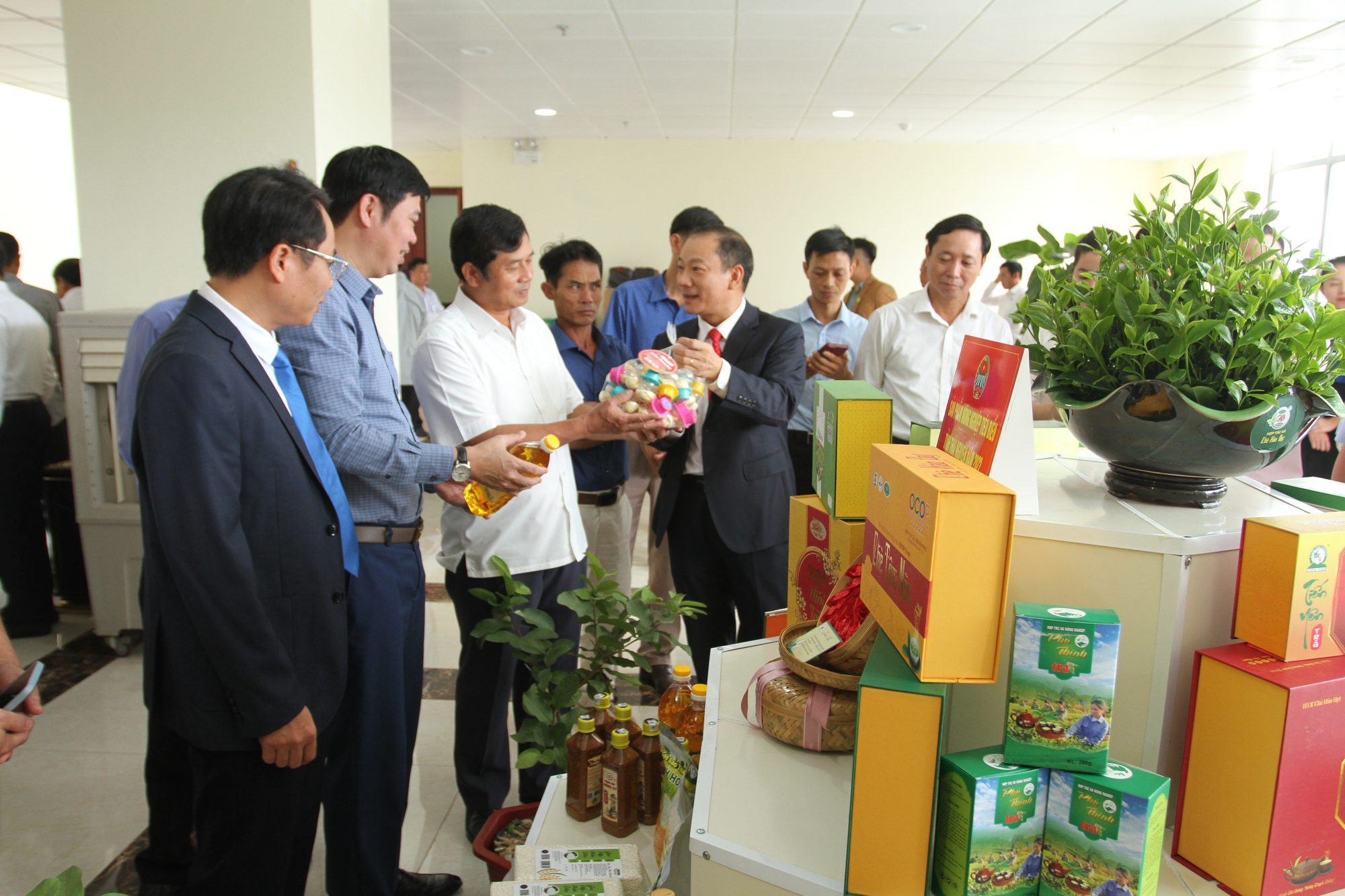Thái Nguyên: 20 tập thể, 180 cá nhân SXKDG nhận bằng khen của Chủ tịch UBND tỉnh và BCH Hội nông dân tỉnh  - Ảnh 2.