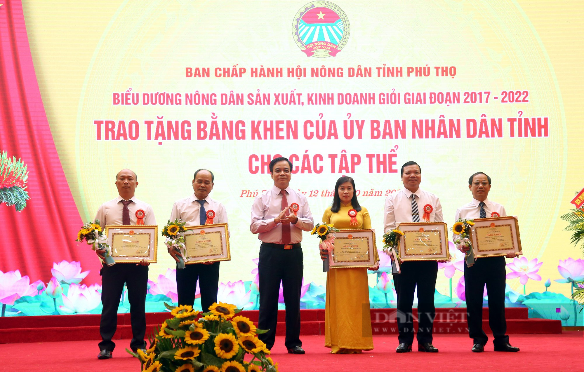 Khen thưởng 13 tập thể, 130 nông dân trong phong trào nông dân sản xuất kinh doanh giỏi 5 năm qua ở Phú Thọ - Ảnh 5.