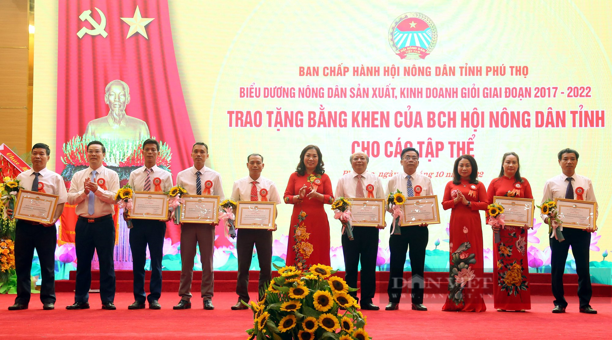Khen thưởng 13 tập thể, 130 nông dân trong phong trào nông dân sản xuất kinh doanh giỏi 5 năm qua ở Phú Thọ - Ảnh 6.