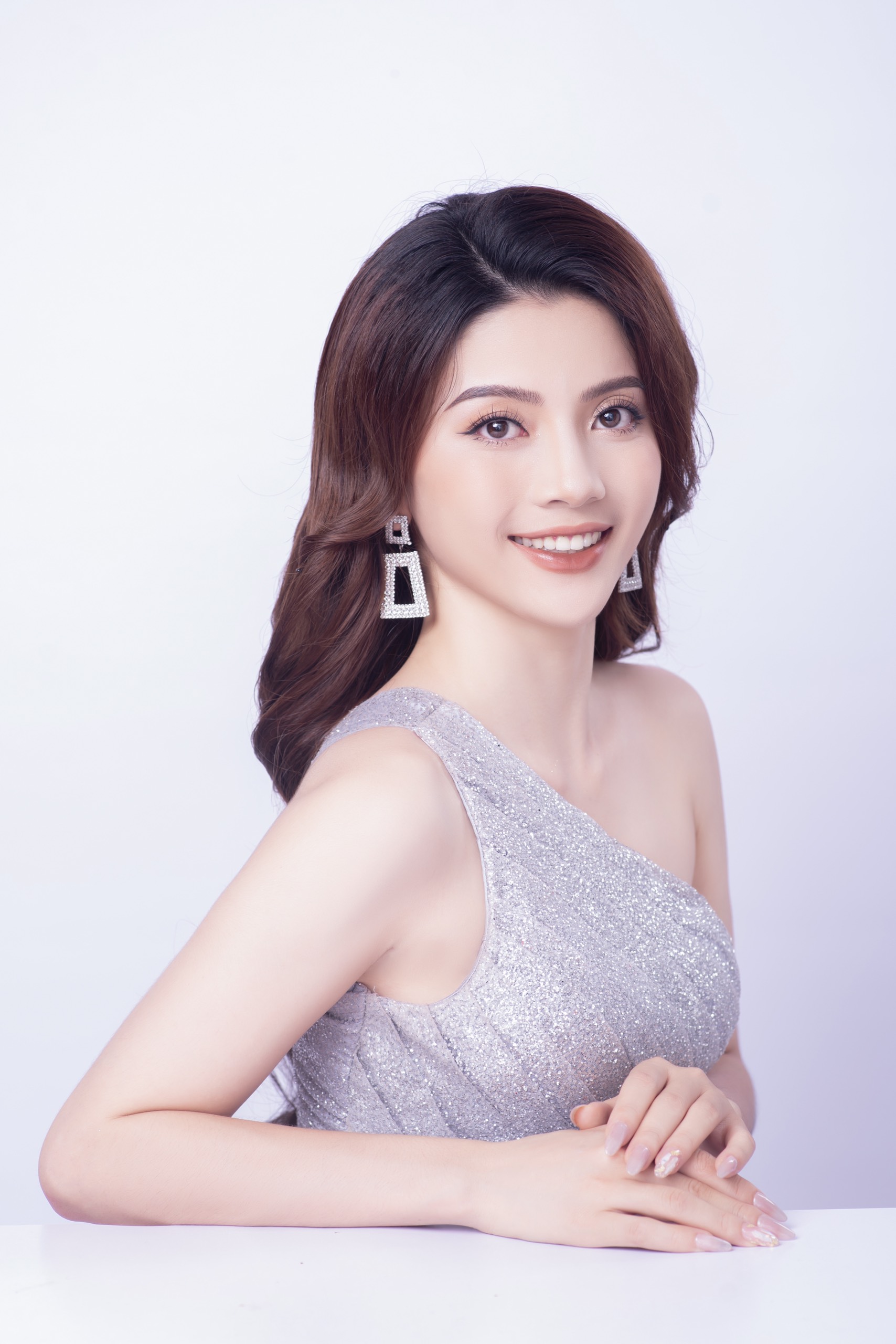 Thí sinh Hoa hậu Việt Nam 2022 lộ diện với loạt thành tích &quot;khủng&quot;, ai nổi bật nhất? - Ảnh 7.