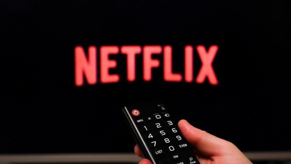 Netflix, Apple TV sẽ phải rà soát lại toàn bộ phim tại Việt Nam - Ảnh 1.