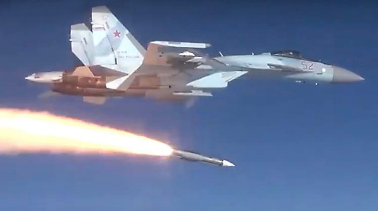 Tên lửa không đối không tầm siêu xa R-37 Nga được cho là lần đầu khai hỏa tại Ukraine - Ảnh 2.