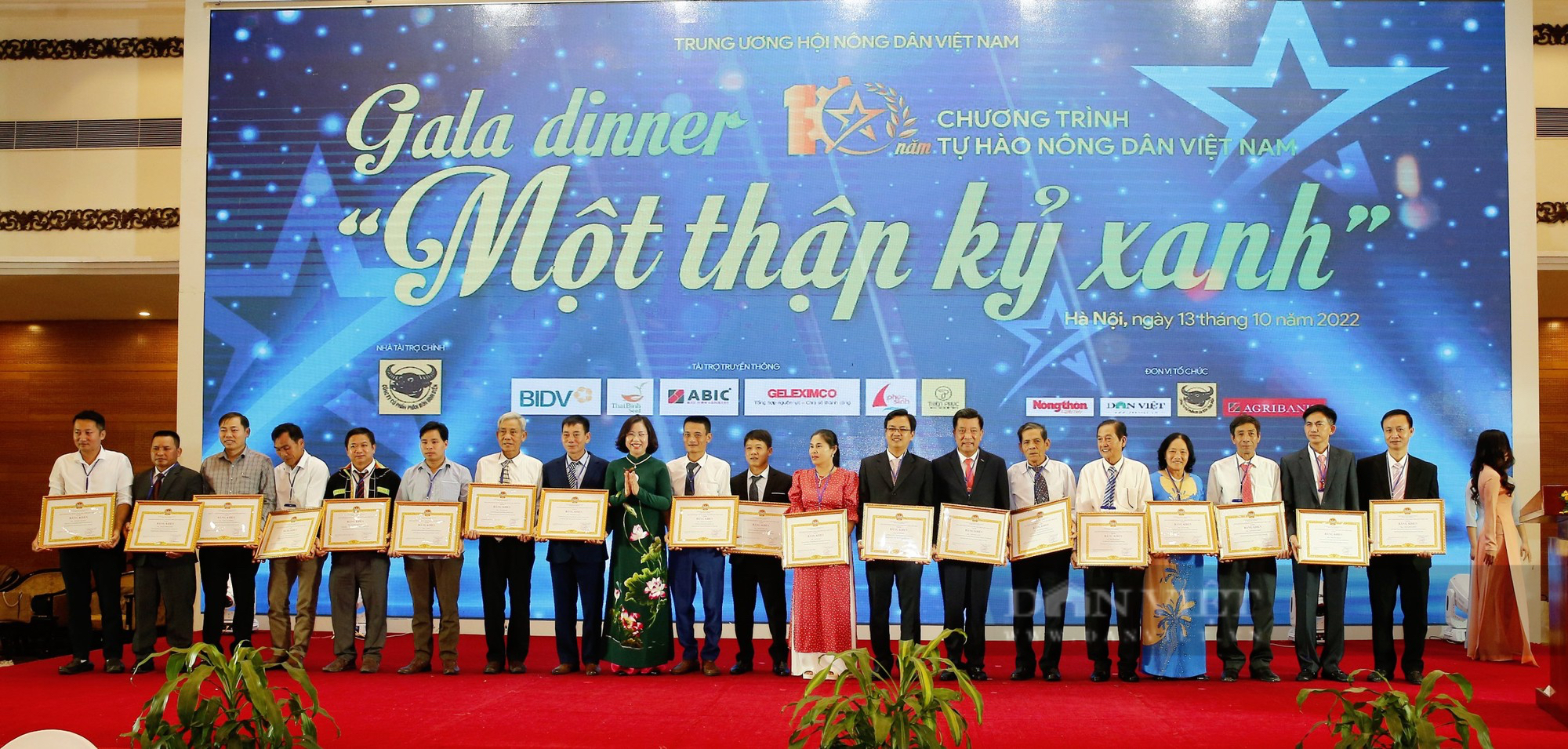 Hình ảnh Gala 10 năm chương trình Tự hào nông dân Việt Nam 2022 &quot;Một thập kỷ xanh&quot; - Ảnh 6.