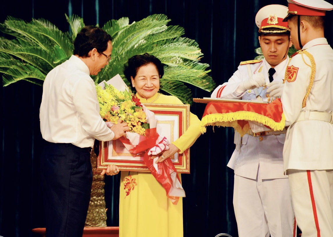 AHLĐ Phạm Thị Huân: “Lời khích lệ từ Tổng Bí thư Nguyễn Phú Trọng tạo động lực to lớn cho tôi” - Ảnh 4.