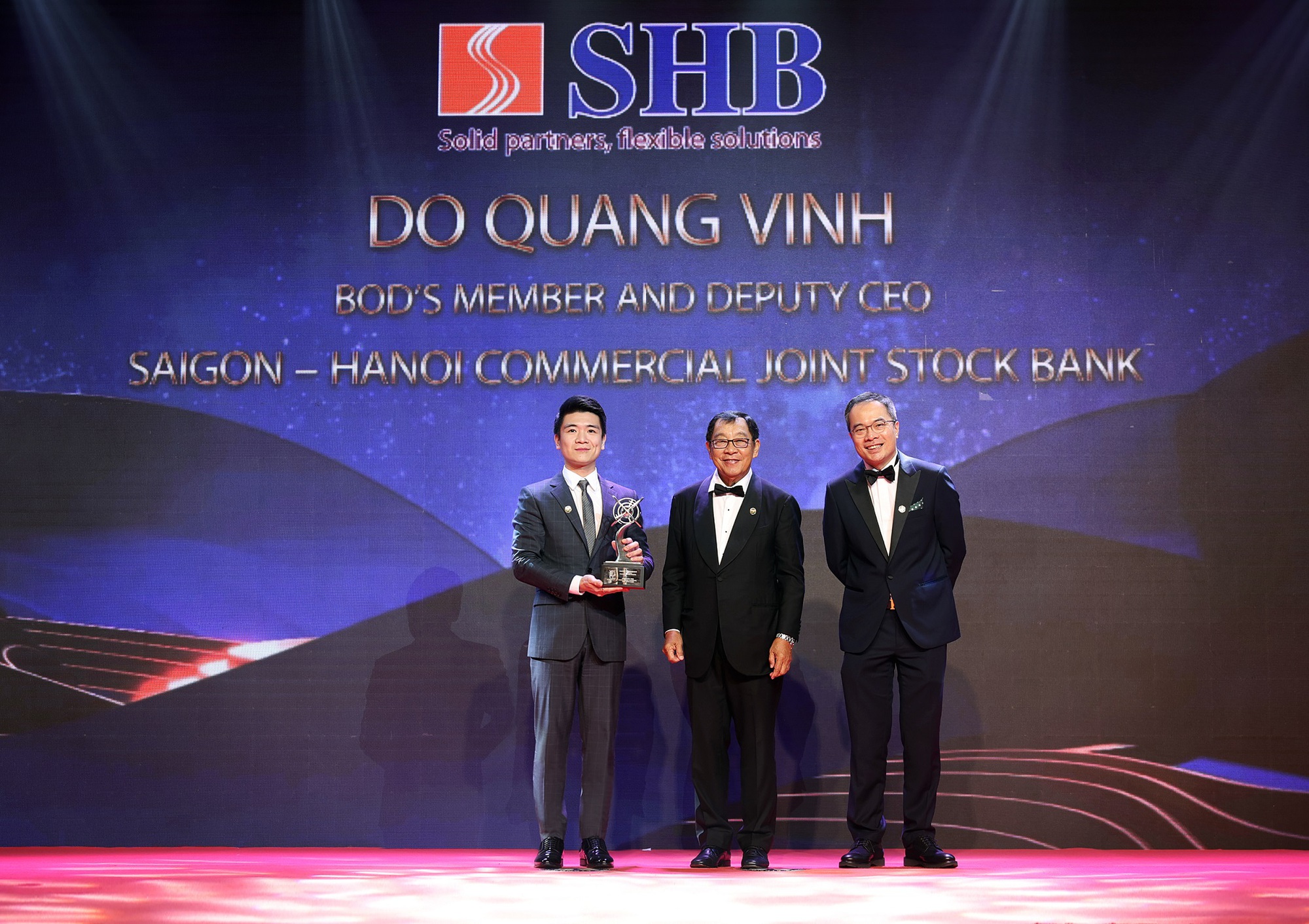 Enterprise Asia vinh danh ông Đỗ Quang Vinh là &quot;Doanh nhân Châu Á xuất sắc ngành dịch vụ tài chính&quot; - Ảnh 1.