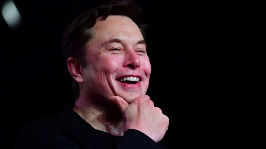 Nước hoa mùi 'tóc cháy' của tỷ phú Elon Musk chưa tung ra thị trường đã bán được 10.000 chai - Ảnh 1.
