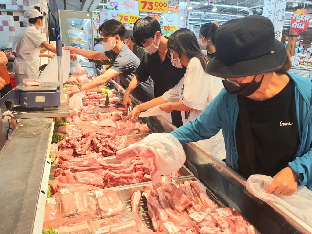 Giá lợn hơi Trung Quốc tiếp tục tăng, lợn trong nước lại quay đầu giảm mạnh - Ảnh 3.