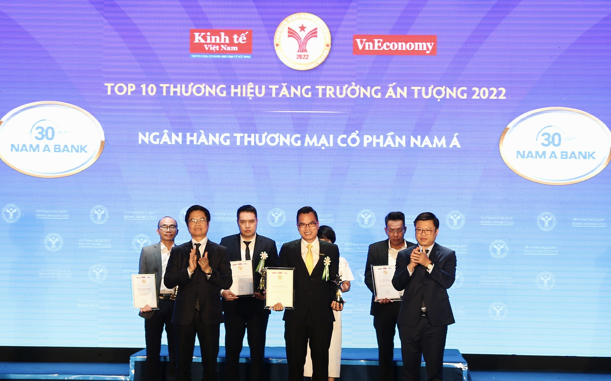 Nam A Bank - Top 10 thương hiệu tăng trưởng ấn tượng 2022