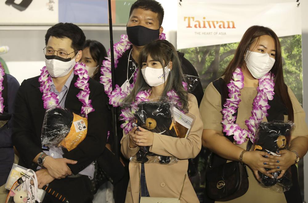 Khách du lịch &quot;nô nức&quot; tới Đài Loan khi quy tắc kiểm dịch được dỡ bỏ - Ảnh 1.