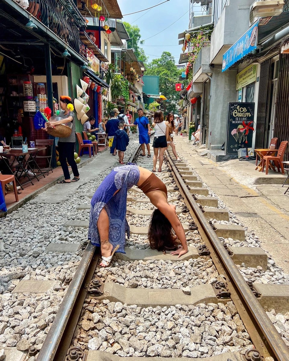 5 điểm đến nổi tiếng thế giới bị xóa sổ: Có phố đường tàu ở Việt Nam - Ảnh 2.