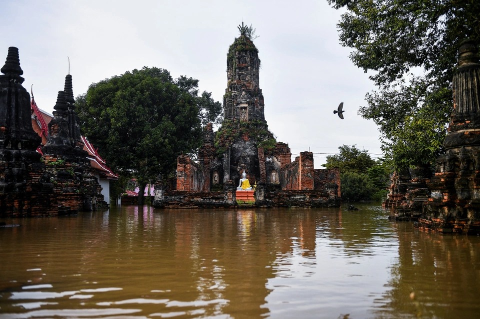 Hình ảnh thành tâm điểm chú ý trong trận ngập lụt lớn ở Thái Lan - Ảnh 2.