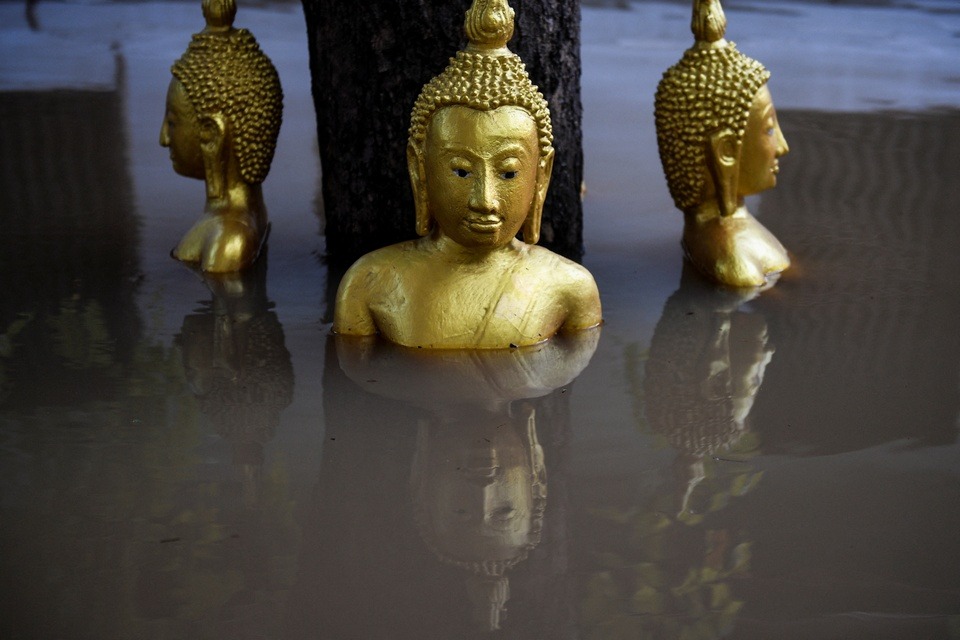 Hình ảnh thành tâm điểm chú ý trong trận ngập lụt lớn ở Thái Lan - Ảnh 3.