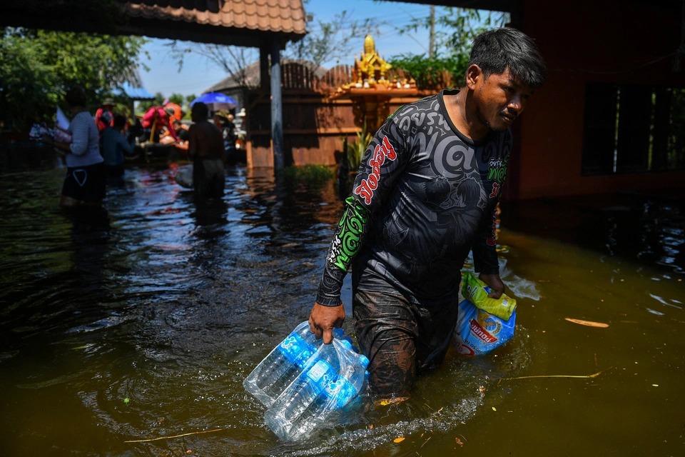 Hình ảnh thành tâm điểm chú ý trong trận ngập lụt lớn ở Thái Lan - Ảnh 6.