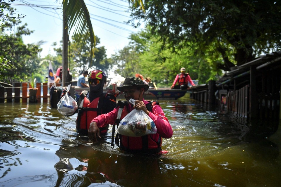 Hình ảnh thành tâm điểm chú ý trong trận ngập lụt lớn ở Thái Lan - Ảnh 9.