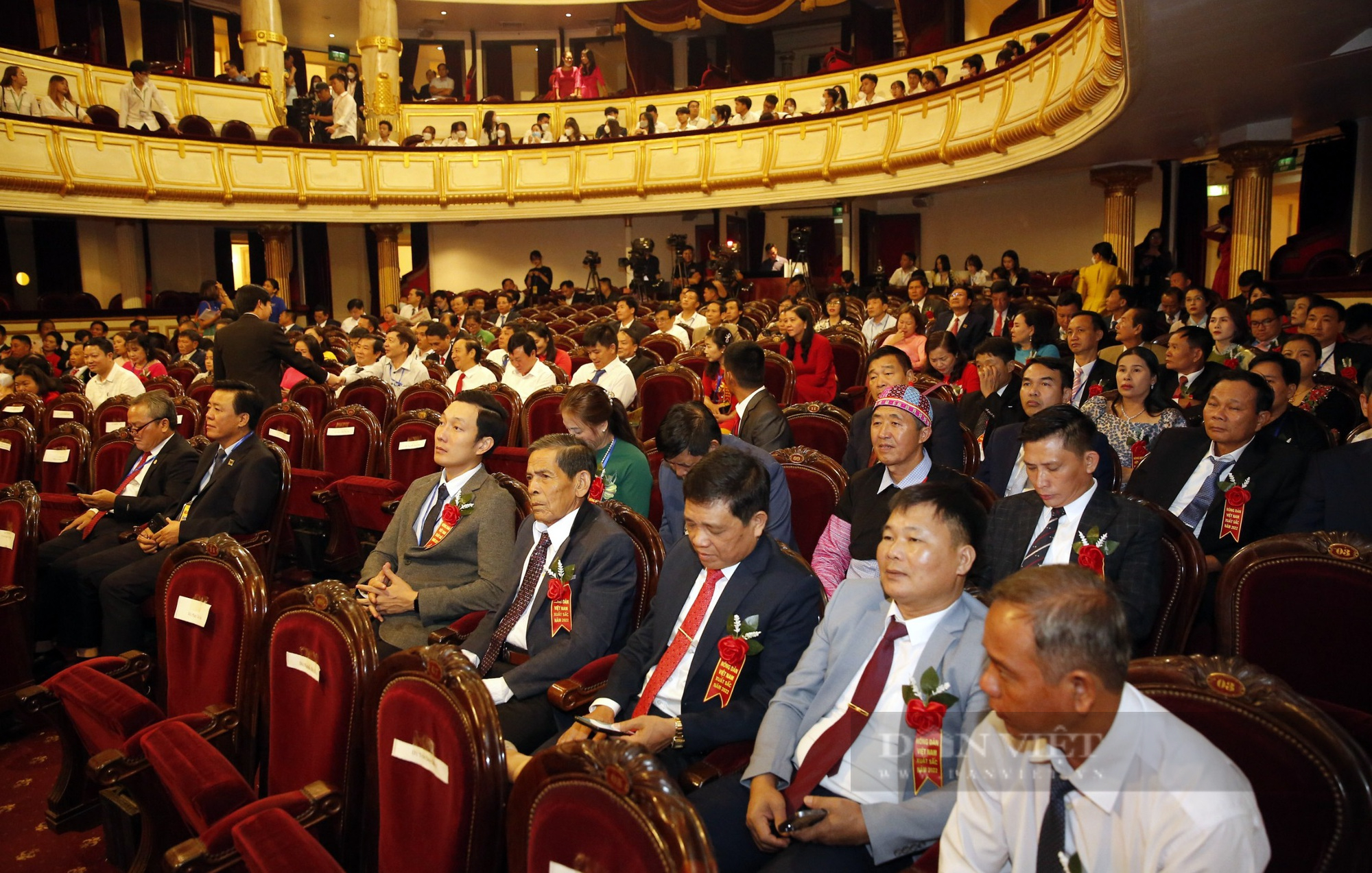 Chủ tịch Nước dự Lễ tôn vinh và trao danh hiệu cho 100 &quot;Nông dân Việt Nam xuất sắc 2022&quot; - Ảnh 9.