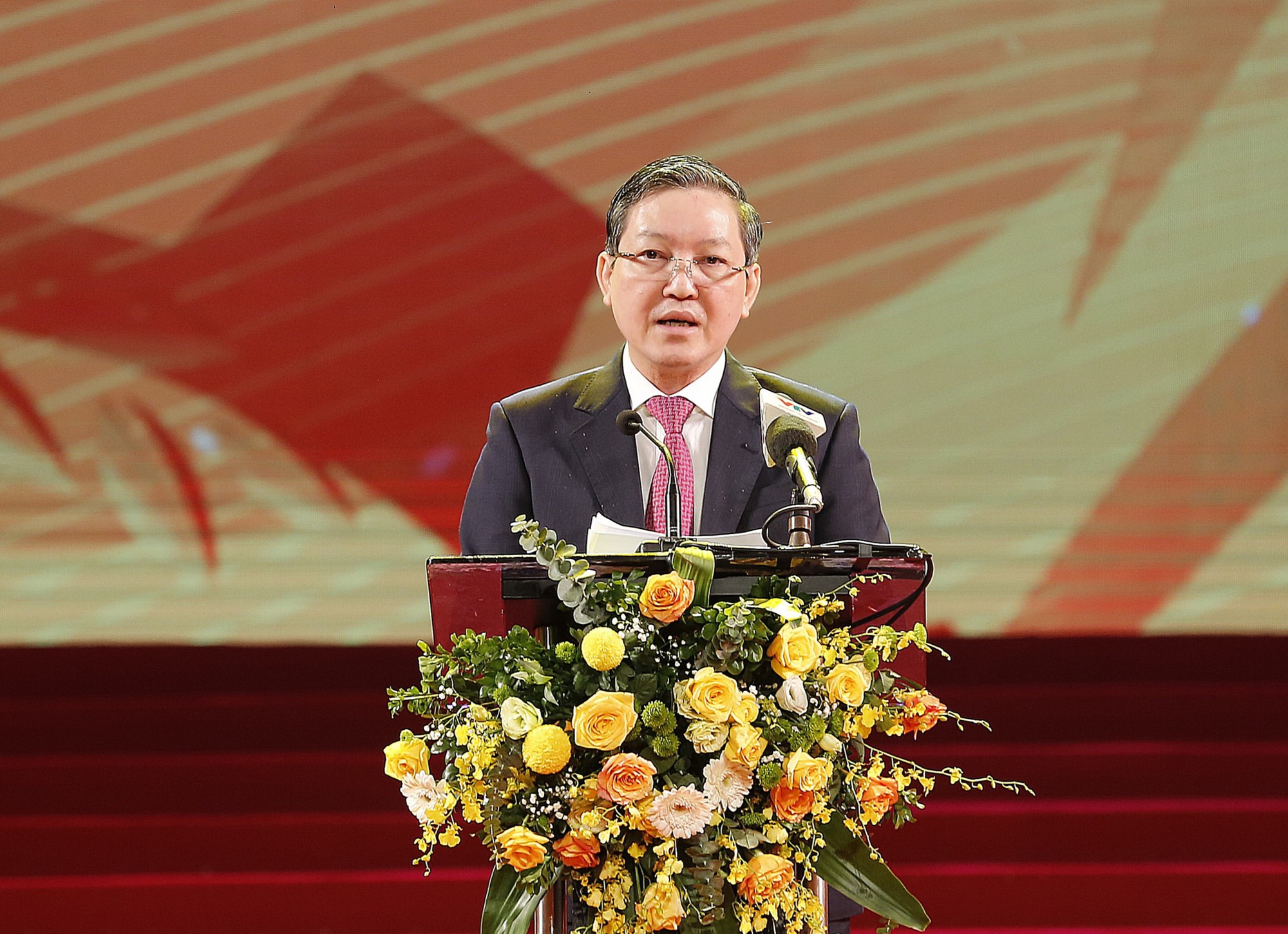 Toàn văn bài phát biểu của Chủ tịch Hội NDVN Lương Quốc Đoàn tại Lễ Tôn vinh Nông dân Việt Nam xuất sắc 2022 - Ảnh 1.