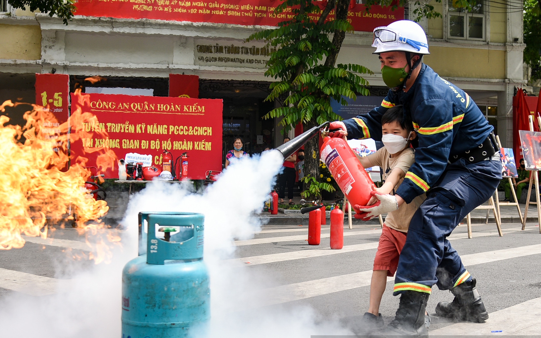 Bắt đầu "chiến dịch" kiểm tra an toàn phòng cháy, Hà Nội sau đó sẽ phân vùng "xanh, đỏ"