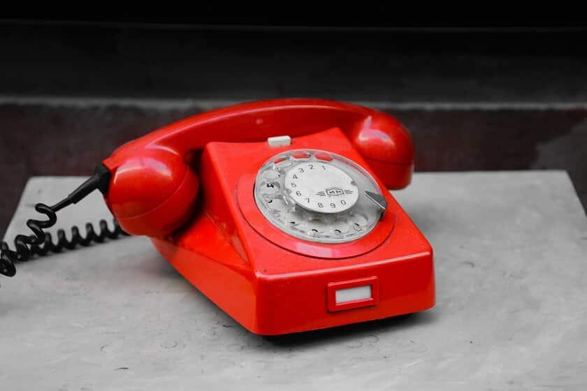 Chiếc &quot;điện thoại đỏ&quot; đầy bí ẩn giữa Liên Xô và Mỹ vẫn còn hoạt động cho đến ngày nay? - Ảnh 1.