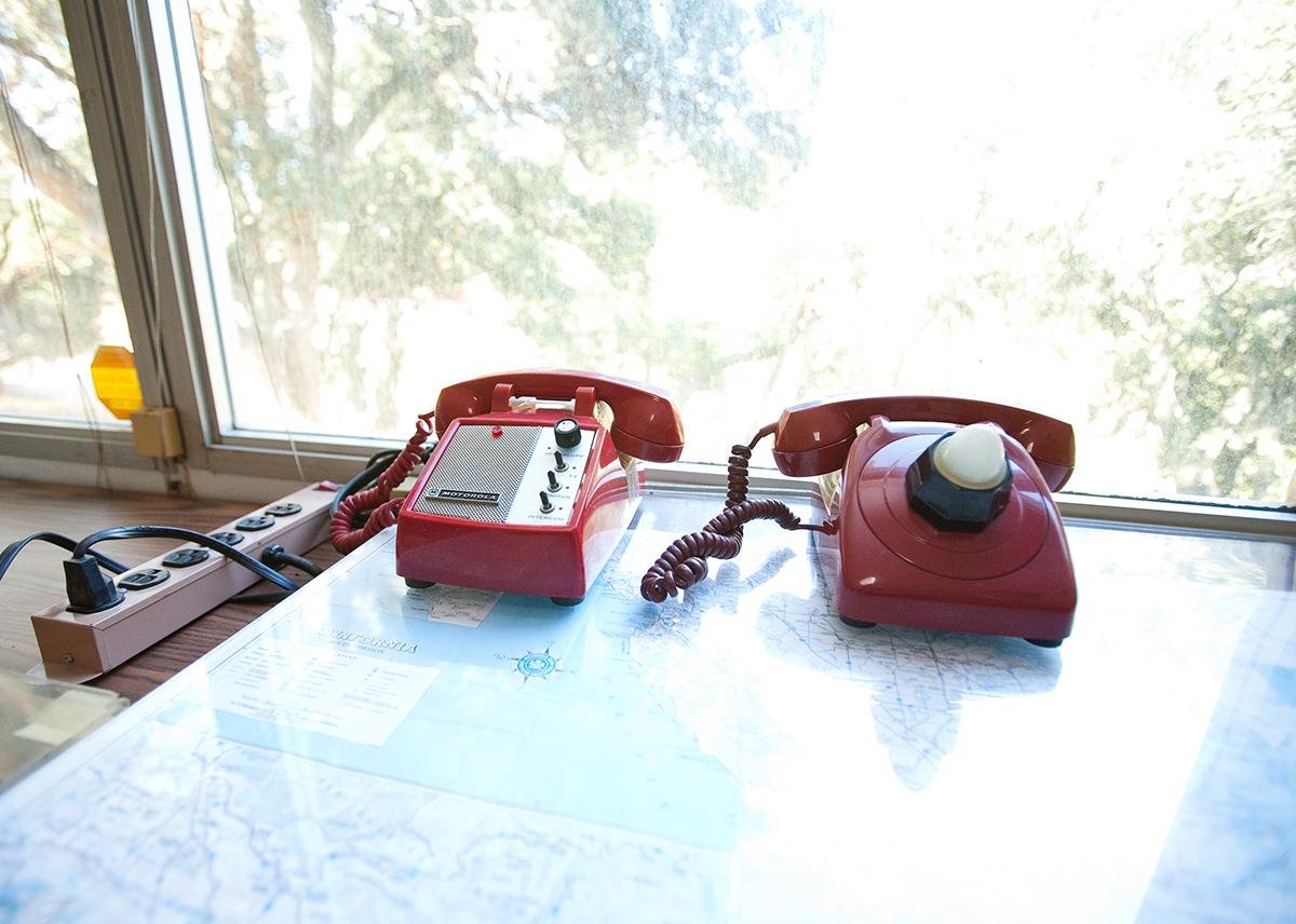 Chiếc &quot;điện thoại đỏ&quot; đầy bí ẩn giữa Liên Xô và Mỹ vẫn còn hoạt động cho đến ngày nay? - Ảnh 3.