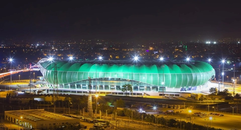 Sân vận động hình cá sấu xanh khổng lồ - Ảnh 8.
