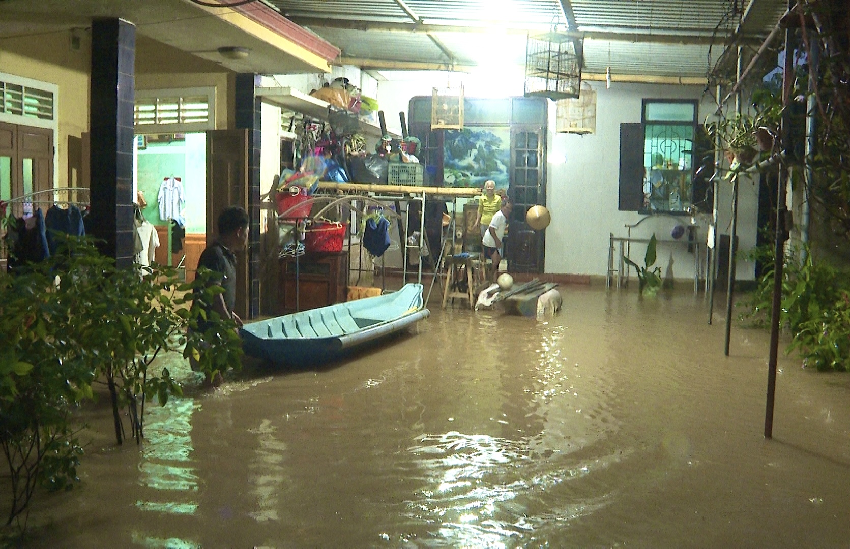 Bão NESAT đi vào biển Đông, trở thành cơn bão số 6, diễn biến vô cùng phức tạp, khó đoán - Ảnh 3.