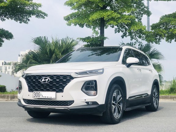 Đi tìm lý do Hyundai Santa Fe 2020 vẫn cực &quot;hot&quot; ở Việt Nam, giá xe cũ đầy bất ngờ - Ảnh 1.