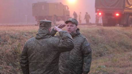 Nóng: Quân đội Nga đã đến Belarus - Ảnh 1.