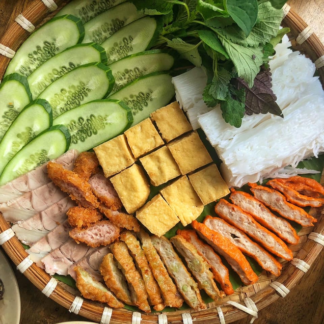 Sau bún đậu, có thêm đặc sản Hà Nội khiến ẩm thực TP.HCM “dậy sóng” - Ảnh 4.
