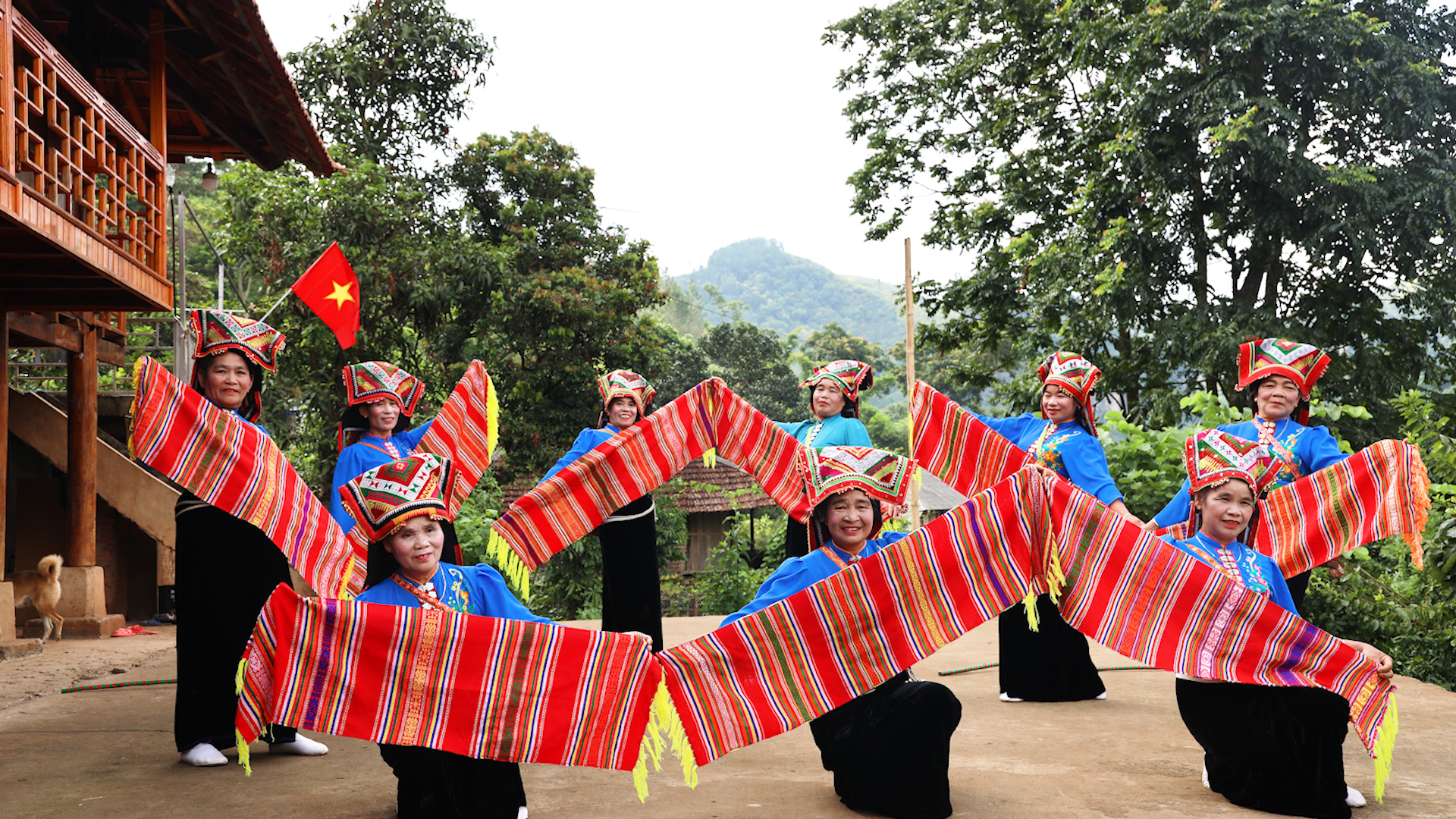 Văn nghệ nơi thôn, bản vùng cao - Ảnh 8.