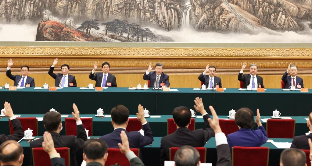 Đoàn chủ tịch Đại hội XX đảng Cộng sản Trung Quốc họp phiên đầu tiên - Ảnh 2.