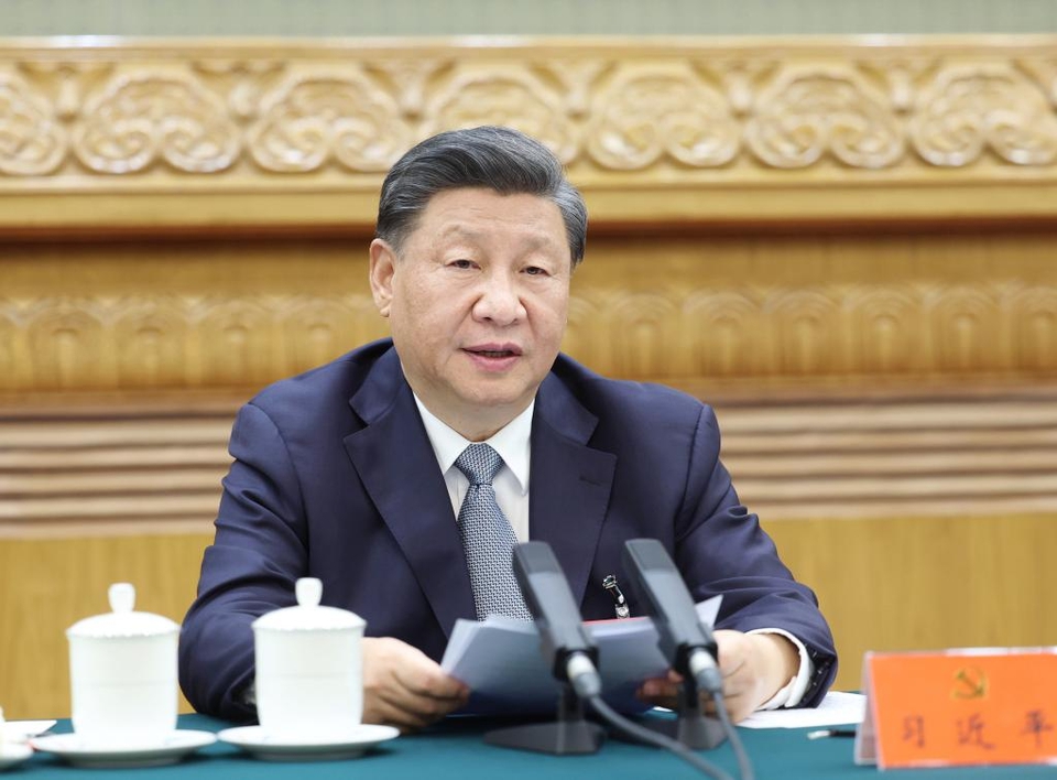 Đoàn chủ tịch Đại hội XX đảng Cộng sản Trung Quốc họp phiên đầu tiên - Ảnh 1.