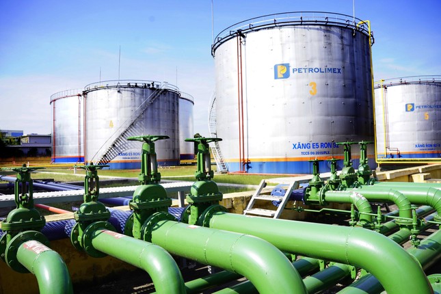 Petrolimex kiến nghị giảm đầu mối xăng dầu, tăng cường kiểm tra đột xuất
 - Ảnh 1.