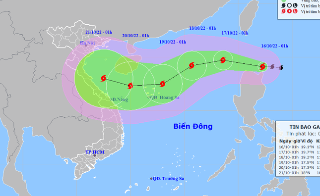 Bão NESAT vào Biển Đông hôm nay, tiếp tục mạnh thêm - Ảnh 1.