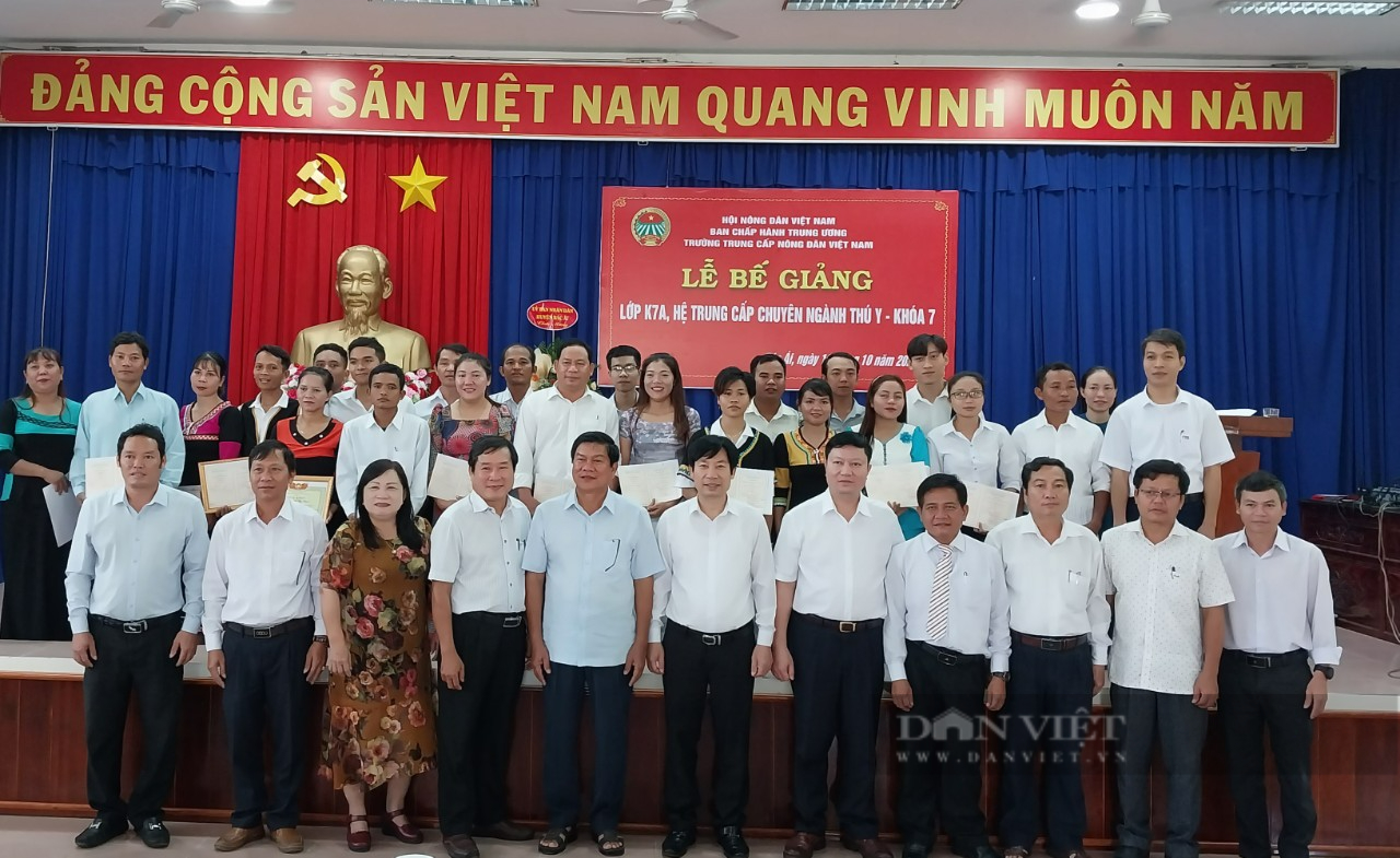 28 hội viên nông dân huyện miền núi Bác Ái tại Ninh Thuận phấn khởi tốt nghiệp chuyên ngành Thú y - Ảnh 3.
