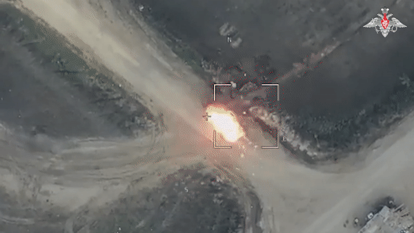 Cận cảnh phi đội UAV cảm tử Nga tập kích quân đội Ukraine - Ảnh 9.