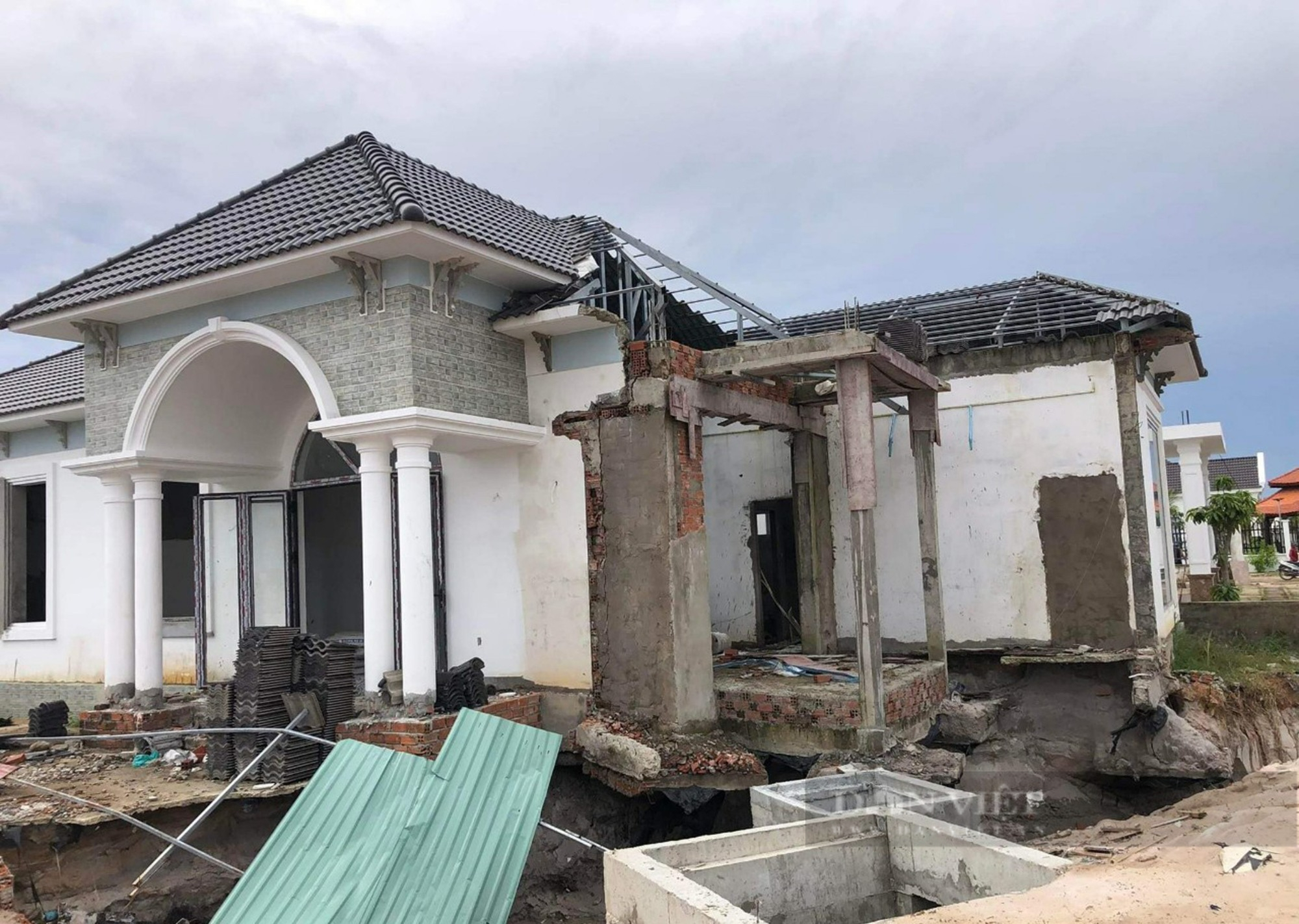 Vì sao hàng chục bungalow xây dựng trái phép trên biển Phú Quốc vẫn chưa tháo dỡ? - Ảnh 2.