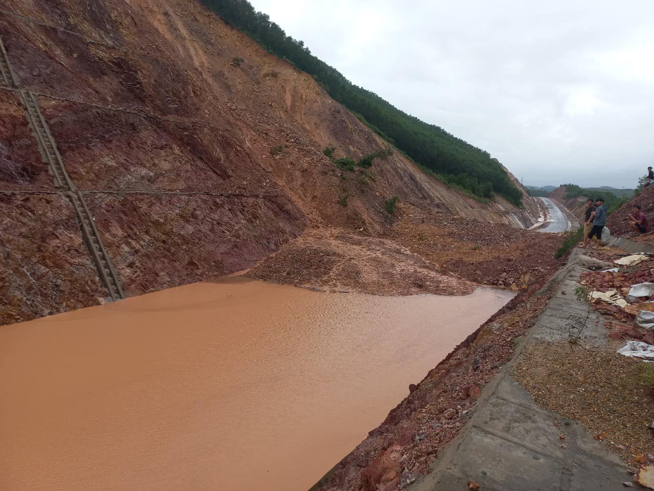 Cao tốc Bắc - Nam: Bộ GTVT tìm cách &quot;chặn&quot; mua bán thầu - Ảnh 1.