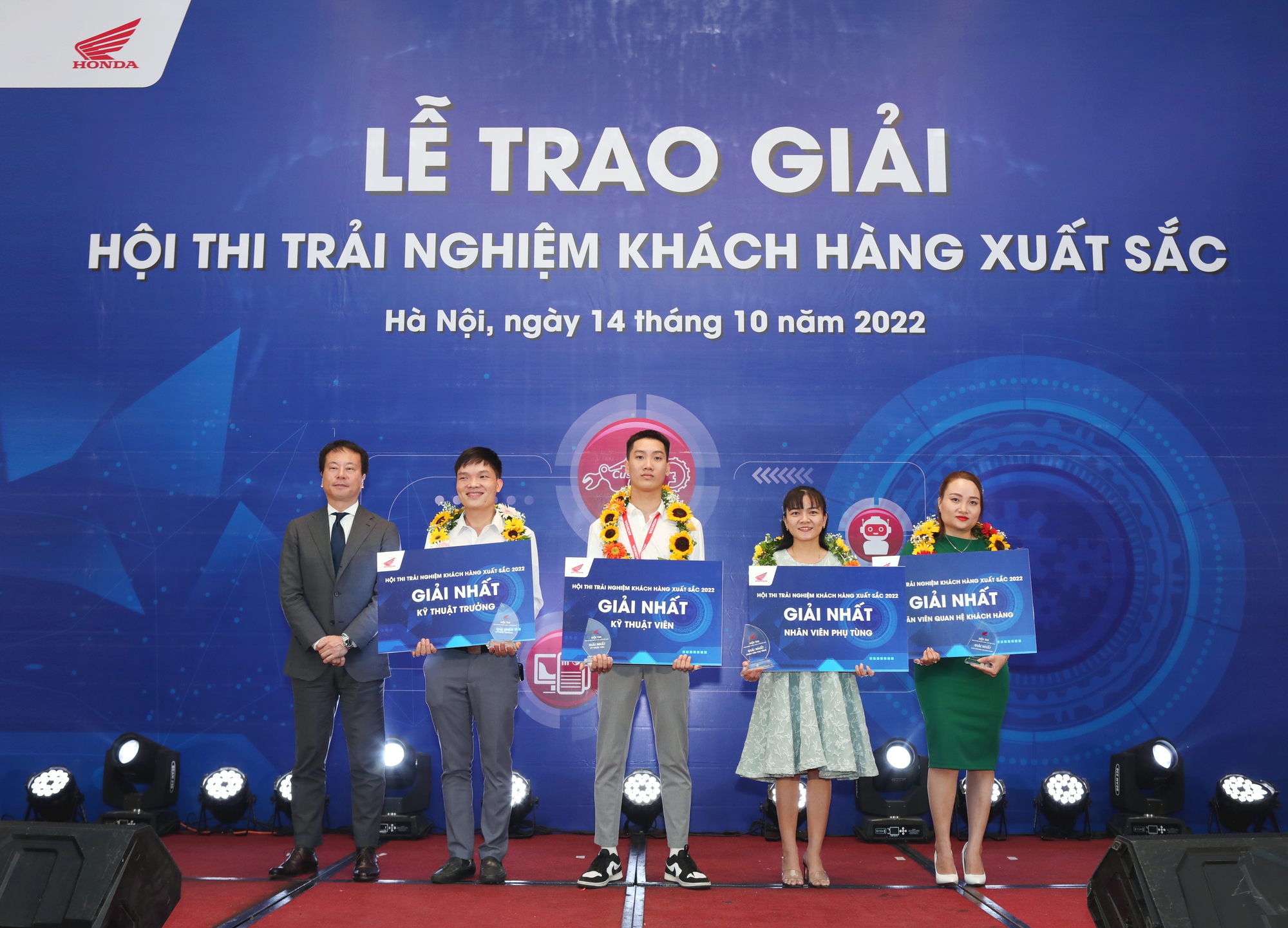 &quot;Hội thi Trải nghiệm Khách hàng xuất sắc năm 2022&quot;: Mục tiêu là mang lại sự hài lòng cho Khách hàng - Ảnh 2.