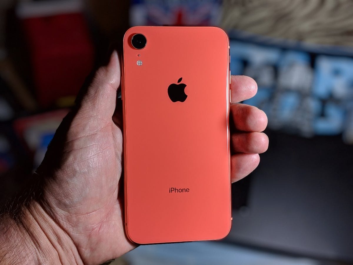 iPhone XR giảm giá kịch sàn, chỉ còn khoảng 6 triệu đồng - Ảnh 2.