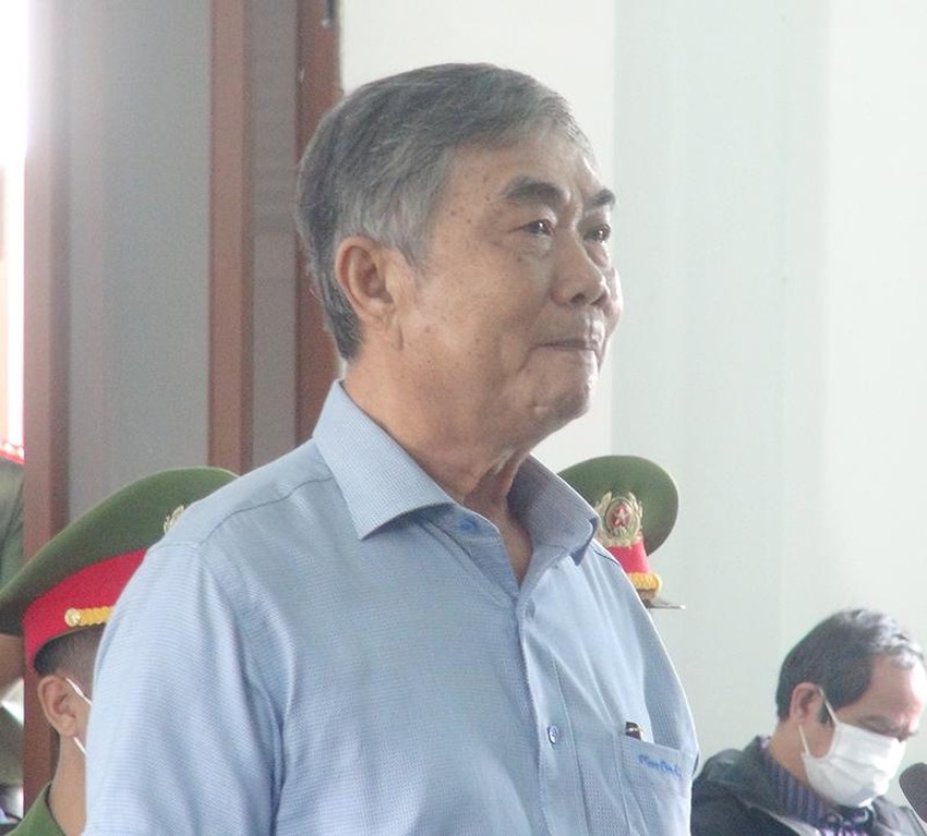 Cựu Phó chủ tịch tỉnh Phú Yên khai trước tòa: Sai phạm là của tập thể - Ảnh 1.