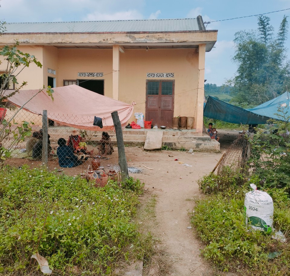 Gia Lai: Phát hiện 2 cha con tử vong trong tư thế treo cổ - Ảnh 1.