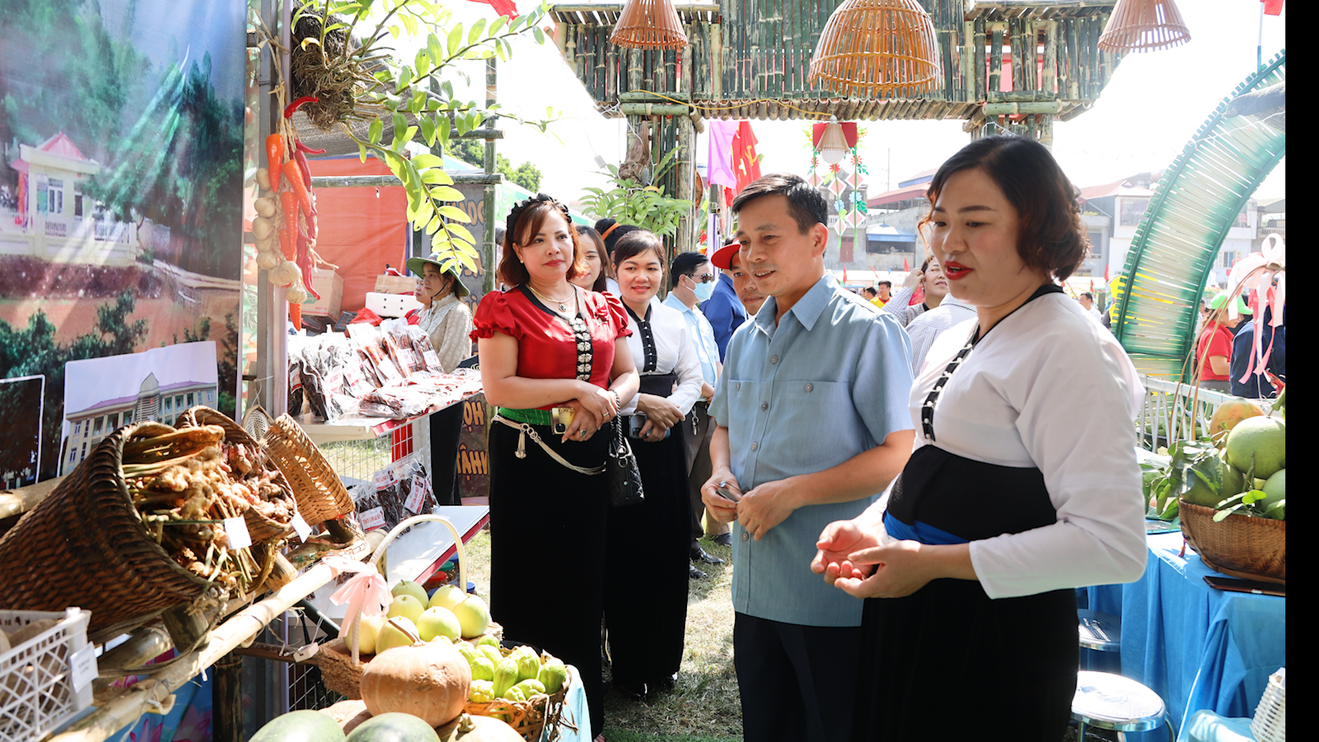 Ngày hội giới thiệu nông sản huyện Phù Yên - Ảnh 7.