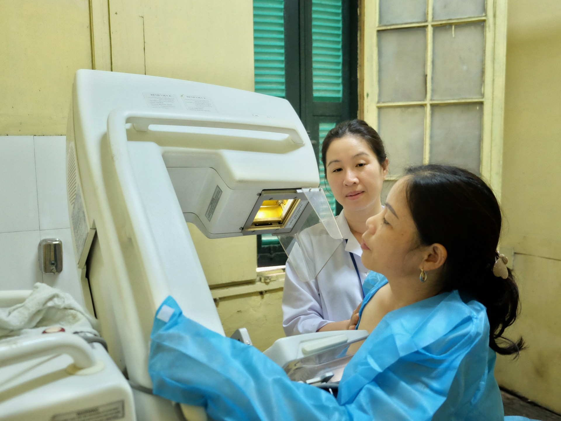 Mỗi năm Việt Nam có hơn 21.500 ca ung thư vú, có xu hướng trẻ hóa - Ảnh 1.