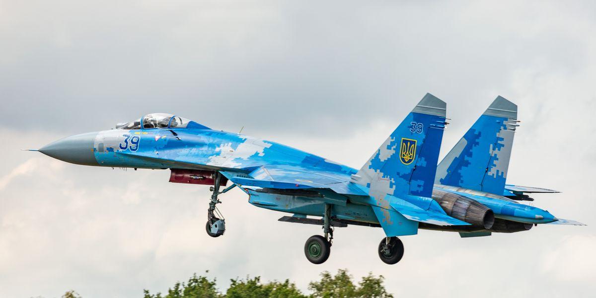 Tiêm kích Su-27 Ukraine bị Su-57 Nga bắn hạ bằng tên lửa R-37M cực mạnh? - Ảnh 3.