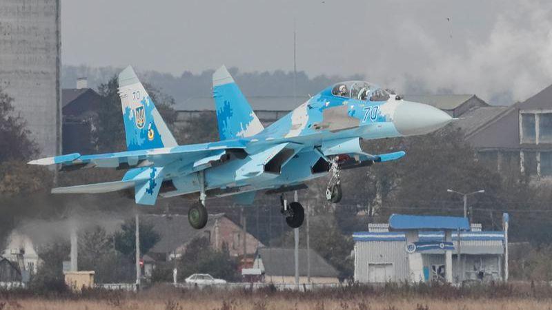 Tiêm kích Su-27 Ukraine bị Su-57 Nga bắn hạ bằng tên lửa R-37M cực mạnh? - Ảnh 4.