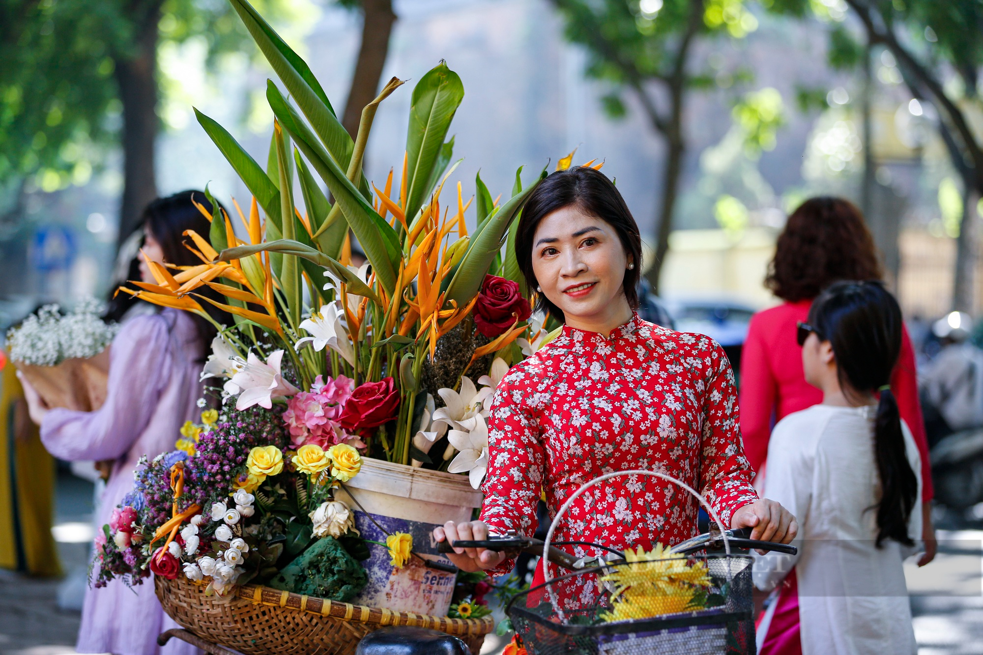 Gợi ý 7 góc &quot;sống ảo&quot; đẹp nhất dành cho phái đẹp tại đường Phan Đình Phùng - Ảnh 6.